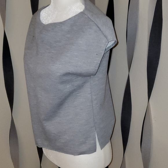 Sleeveless sweatshirt - Picture 3 of 4